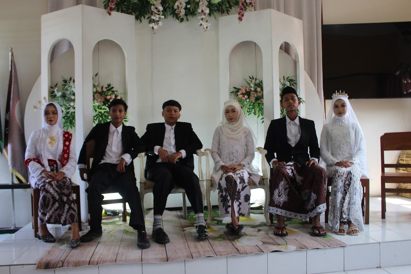 Praktik Akad Nikah di Madrasah Seperti Kenyataan. Pakai Kwade dan Rias