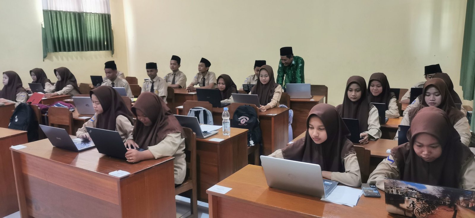 Kelas Unggulan Adakan Pelatihan Microsoft Office