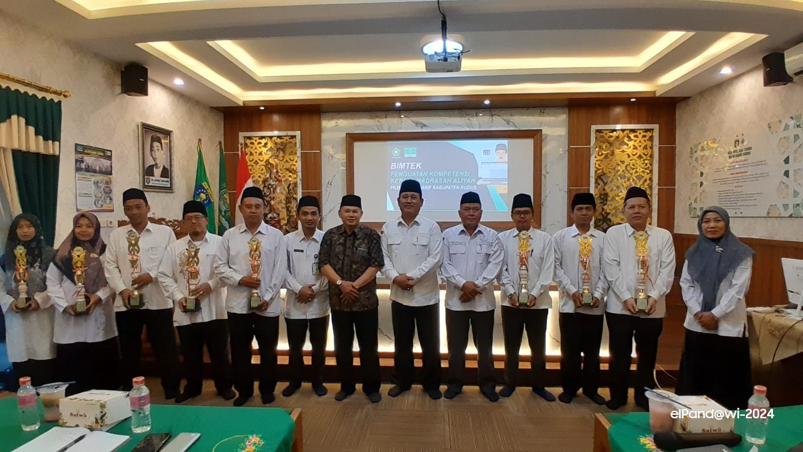 “Torehan Gemilang: Kepala MA Nahdlatul Muslimin Raih Juara 1 dalam Lomba Penyusunan Dokumen Rencana Pengembangan Madrasah FK2MA LP Ma’arif NU Kudus”