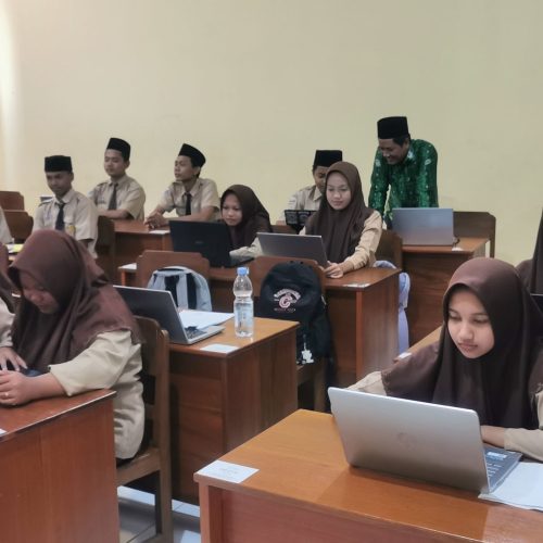 Kelas Unggulan Adakan Pelatihan Microsoft Office
