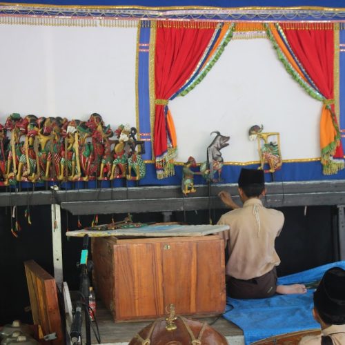 Siswa MA Nahmus Pentaskan Wayang Klithik, Tampilkan Cerita Damar Wulan Dadi Rojo