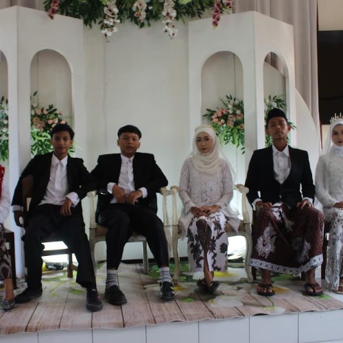 Praktik Akad Nikah di Madrasah Seperti Kenyataan. Pakai Kwade dan Rias